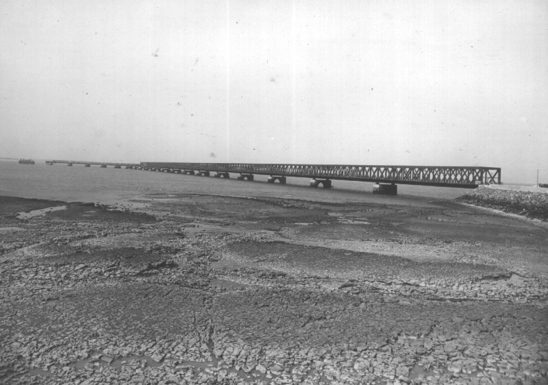 Vue de l'ensemble du viaduc, partie droite et courbe.