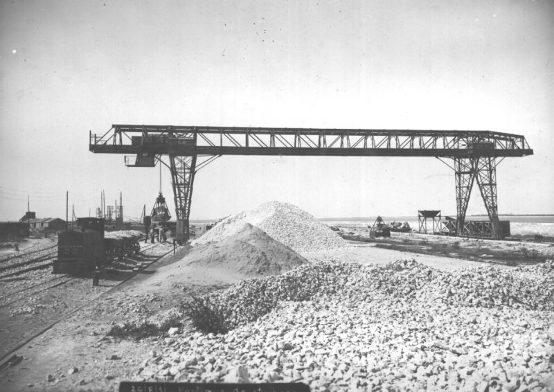 Portique de stockage et de reprise des matériaux.