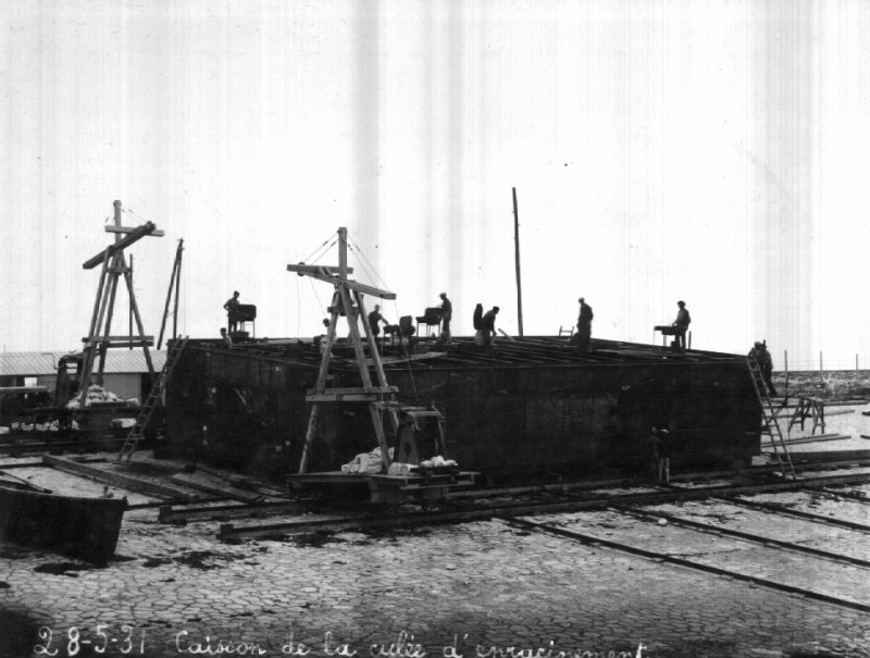 Montage à terre du caisson-culée.