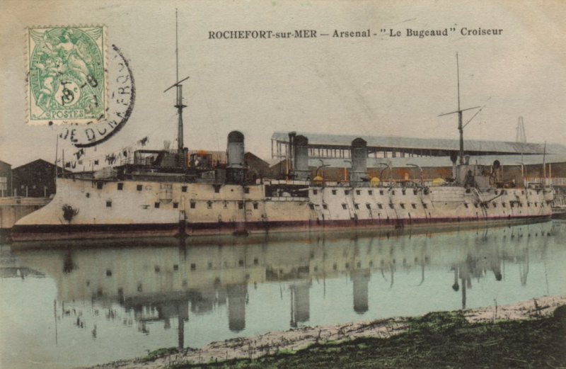 le croiseur bugeaud a l'arsenal de rochefort sur mer.