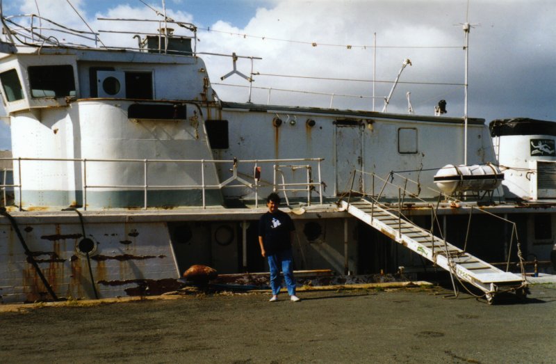 La Calypso en attente de son carénage.