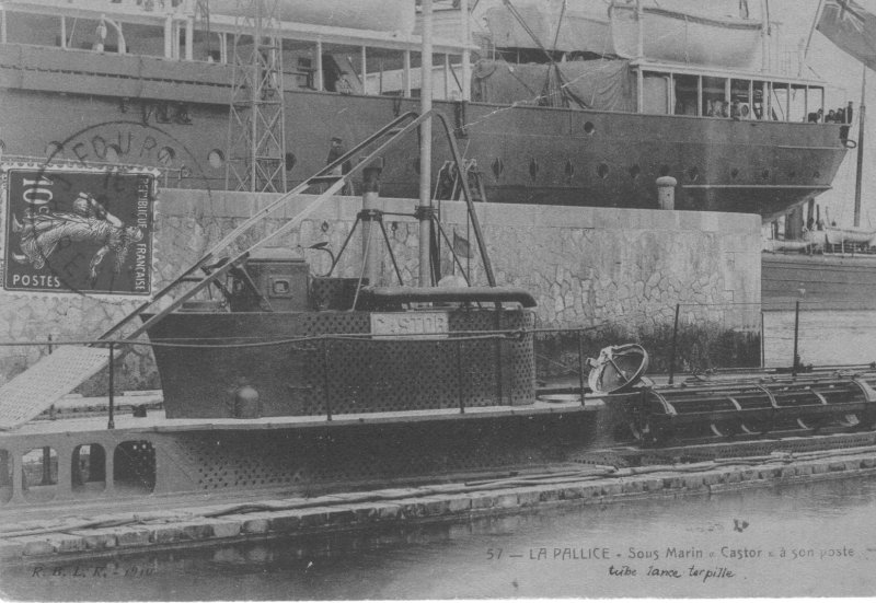 le sous-marin castor au bassin de la pallice.