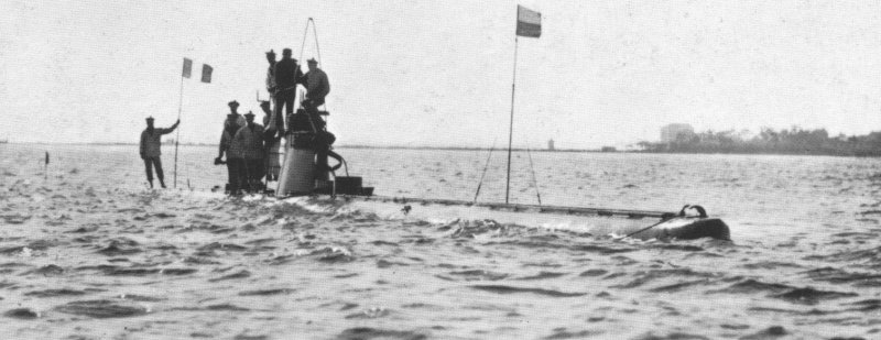 le sous-marin gustave-zédé en essais.