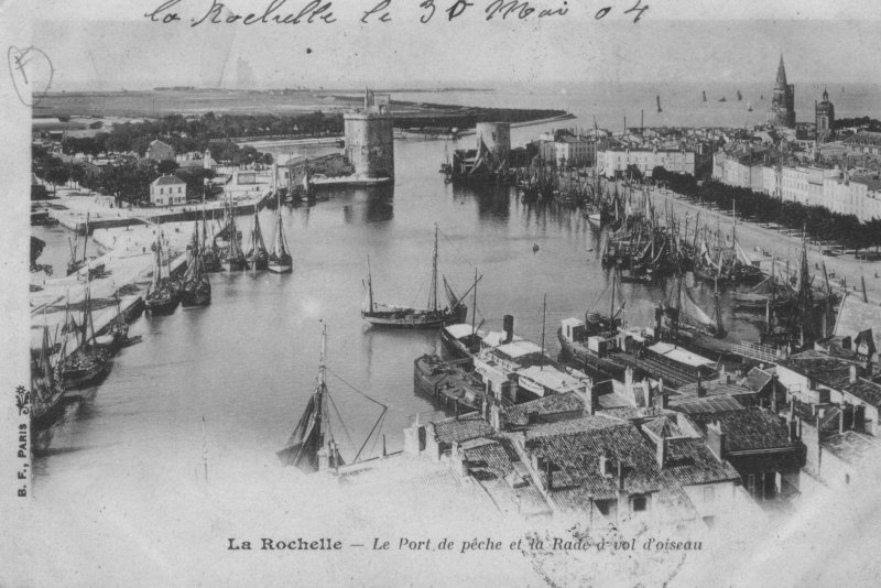 vue du port de la rochelle.