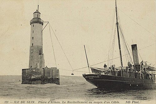 le baliseur leon bourdelles au phare d'armen