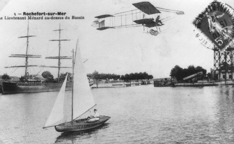 MÉNARD</a> volant au-dessus du bassin de Rochefort.