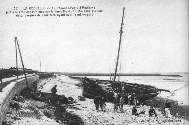 le reponds pas d'audierne, à l'entrée du port de La rochelle