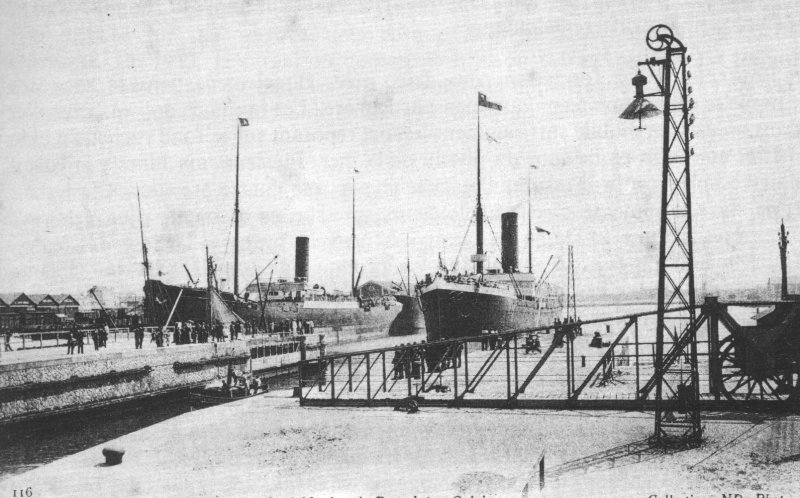 l'oravia sort du bassin de la pallice.