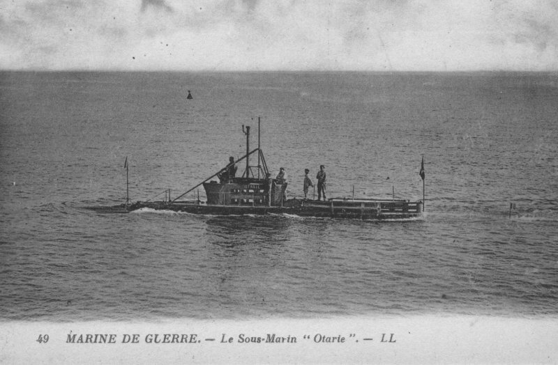 le sous-marin l'otarie en mer.