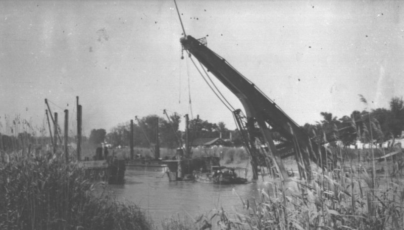 relevage d'un navire sur la charente.