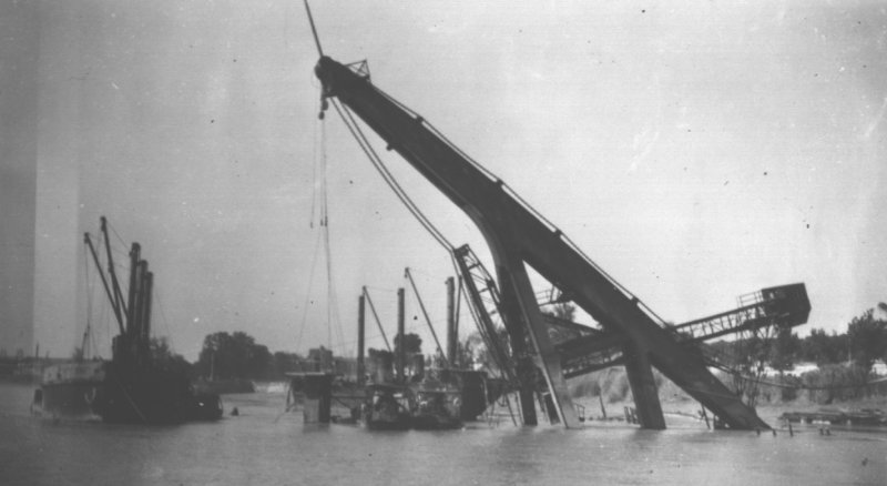 relevage d'une épave avec le bressuire et le cholet sur la charente.