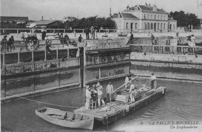 plongée aux portes de flot du sas de la pallice.