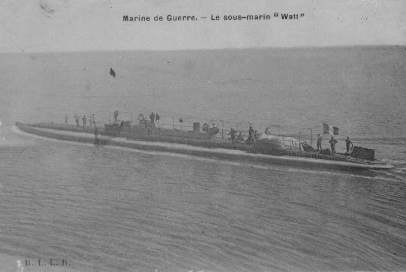 le sous-marin le watt en mer.